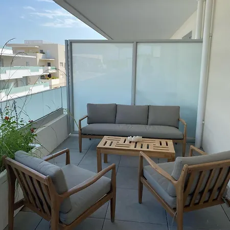 Apartment Tres Beau F2 Neuf 50 M2 , Grande Terrasse 30 M2, Tres Bien Situe *